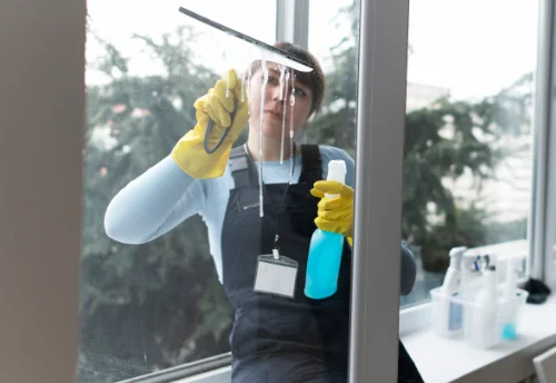 Nettoyage de vitres intérieures et extérieures à Kirchberg